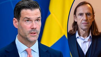 Migrationsminister Johan Forssell (M) vill att fler ska bli svenska medborgare. Foto: Anders Wiklund/TT