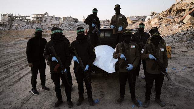 Hamasterrorister har bristande historiekunskaper. Foto: Jehad Alshrafi / TT