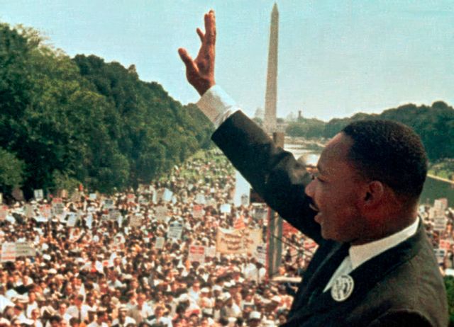 Martin Luther King under sitt berömda tal vid Lincoln Memorial i Washington den 28 augusti 1963. Inom kort släpps dokumenten rörande mordet på honom. Foto: AP/TT