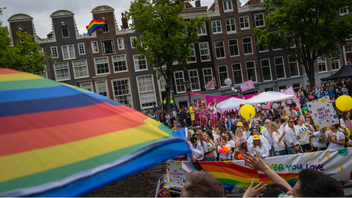 Genrebild. Bilden är från 2024 års prideparad i Amsterdam. Foto: Peter Dejong/AP/TT