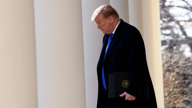 Åklagare granskar det samtal där Donald Trump försökte pressa Georgias delstatsminister Brad Raffensperger att ”hitta” nya röster i förra årets presidentval. Arkivbild. Foto: Susan Walsh/AP/TT.