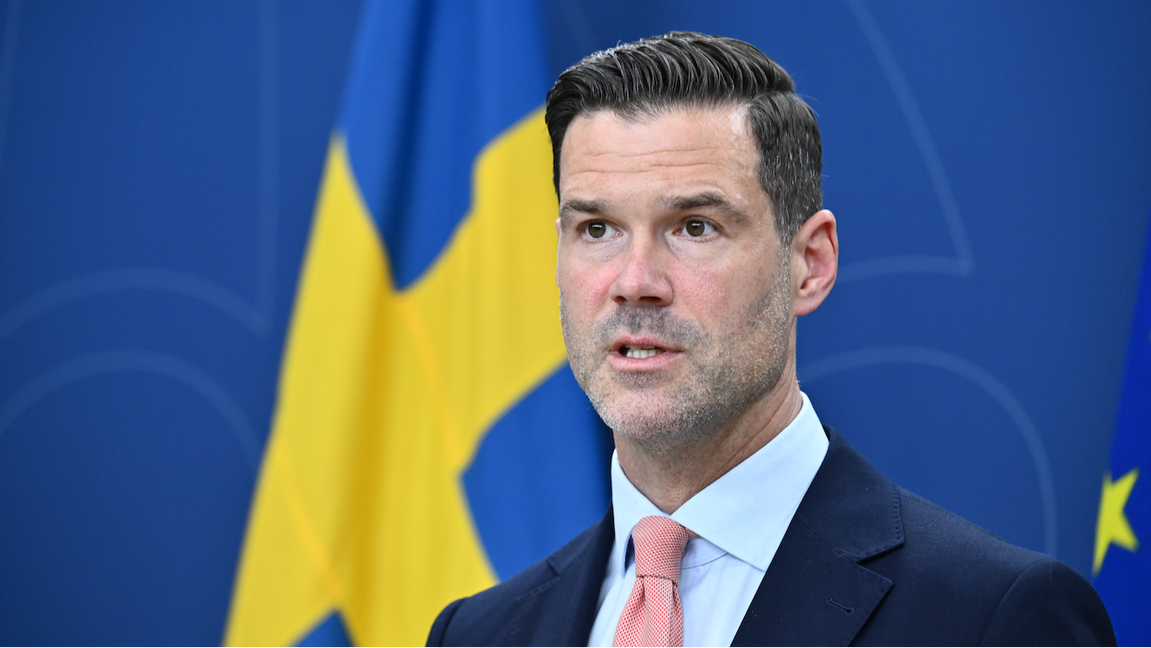 Migrationsminister Johan Forssell (M) meddelar att Sverige inför viseringskrav för georgiska diplomater. Foto: Anders Wiklund/TT