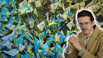 Flaggor för de döda på Självständighetstorget i Kiev. Foto: Thibault Camus / TT