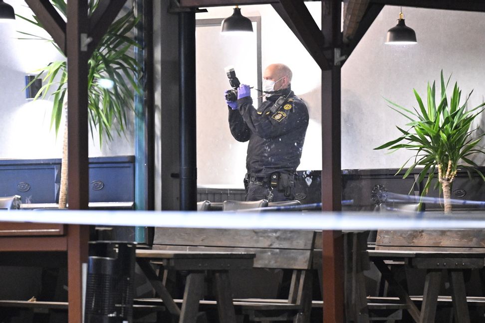 Polis arbetar vid Kattarpstorget i Malmö. Johan Nilsson/TT