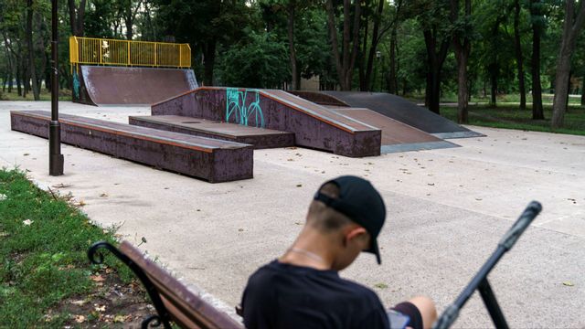 Filipp misshandlades i skatepark när han försökte bryta upp ett slagsmål. Foto: David Goldman/AP