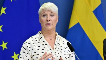 Äldre- och socialförsäkringsminister Anna Tenje (M) under pressträff om högkostnadsskydd för höga elpriser. Foto: Jonas Ekströmer/ TT 