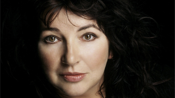 Kate Bushs låt ”Running up that hill” från 1985 fortsätter sitt segertåg på topplistorna.Foto: Trevor Leighton/AP/TT (arkivbild)