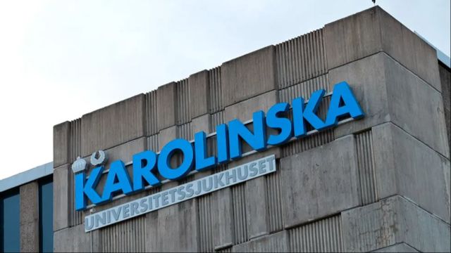 Karolinska universitetssjukhuset har framgångsrikt övergått från hyrbemanning till fast anställd personal, vilket gett både ekonomiska och arbetsmiljömässiga fördelar. Foto: TT