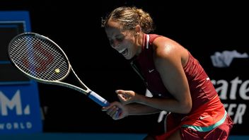 Madison Keys jublar efter att ha besegrat Barbora Krejcikova i kvartsfinalen i Australian Open. Foto: Andy Brownbill/AP/TT