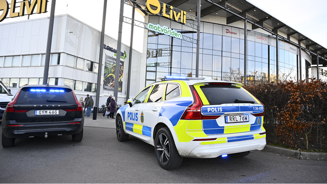 Polisen har larmats om en skottlossning vid Kungens kurva söder om Stockholm. Foto: Anders Wiklund/TT