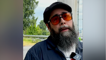 Christian Lydeen tampades med mås. Foto: Skärmavbild SVT Jönköping