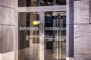 Riksbanken lämnar styrräntan oförändrad. Arkivbild. Magnus Lejhall/TT