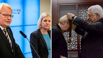 Peter Hultqvist, till vänster, och Margot Wallström andra från höger, har båda tagit emot utmärkelse av Mahmoud Abbas, den palestinske presidenten. Foto: AP/Anders Wiklund/TT