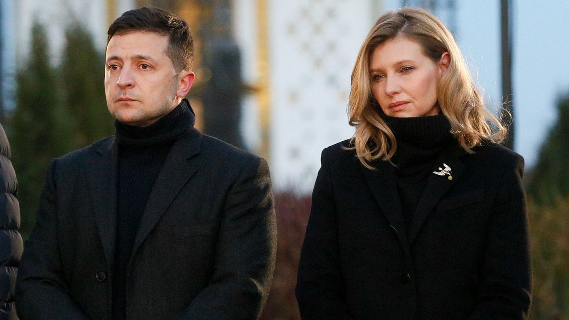 Olena Zelenska tillsammans med maken, Ukrainas president Volodymyr Zelenskyj. Foto: Efrem Lukatsky/AP/TT 