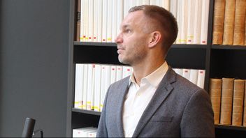 – Den resan är ju påbörjad nu och den får väldigt mycket hejarop från internt i mitt parti, säger civilminister Erik Slottner (KD) om arbetet med att effektivisera statsförvaltningen. Foto: Oliver Dagnå/Bulletin