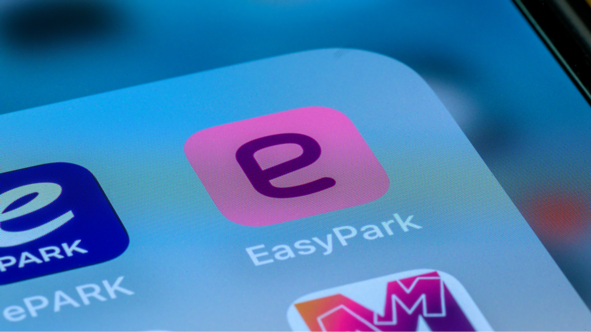 Easyparks parkeringsapp används av majoriteten av svenska bilister, men det är inte alla som känner till att det finns avgiftsfria alternativ. Foto: Magnus Lejhall/TT