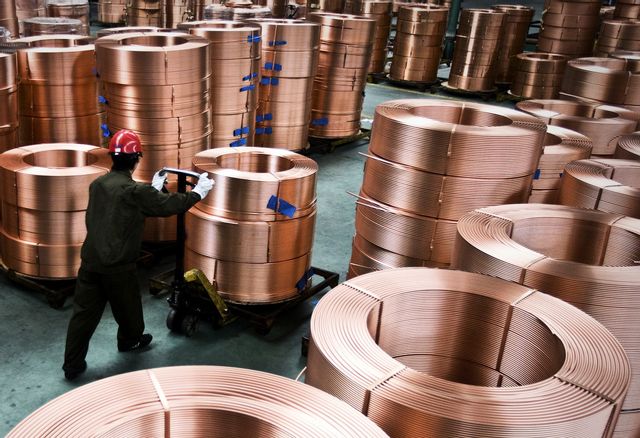 Temperaturmätare för svensk tillverkningsindustri för januari. Arkivbild AP/TT