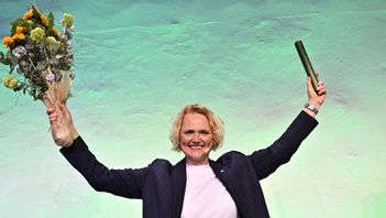 Att bli partiledare kan kännas som att vinna på lotto. Fler gånger varje år. Foto: Anders Wiklund/TT