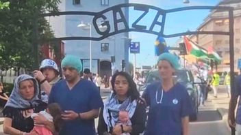 Auschwitz-grinden med ordet Gaza. Faksimil X.