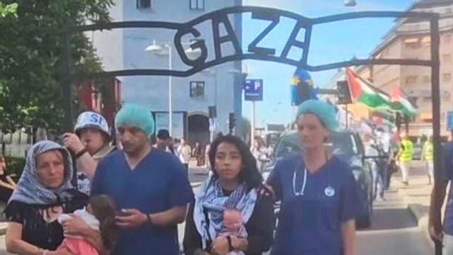 Auschwitz-grinden med ordet Gaza. Faksimil X.