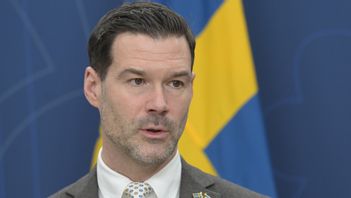 Bistånds- och utrikeshandelsminister Johan Forssell (M) presenterar ny utrikeshandelsstrategi under en pressträff. Foto: FREDRIK SANDBERG/TT