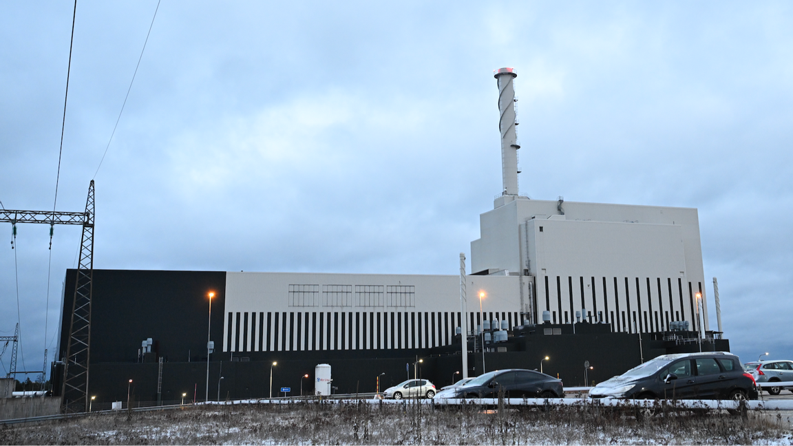 Kärnkraftsverket i Oskarshamn, där sju procent av Sveriges el produceras, står i centrum för den rödgröna striden. Foto: Fredrik Sandberg/TT
