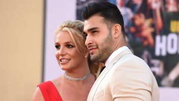 Britney Spears och Sam Asghari. Foto: Jordan Strauss/AP/TT