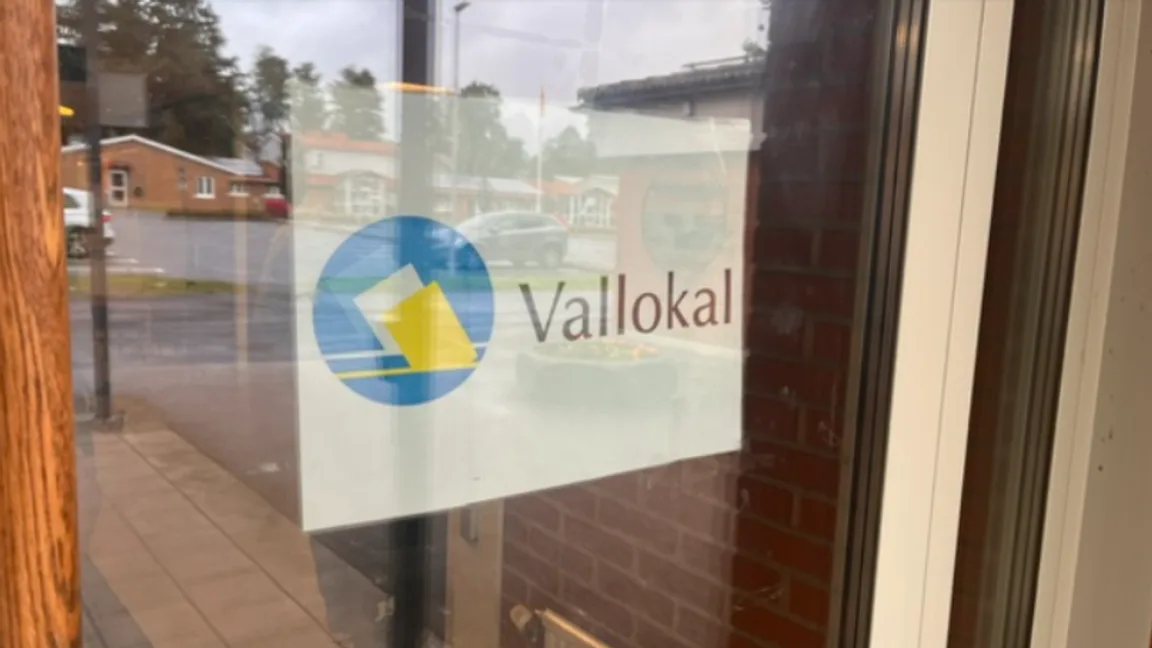 S och V anklagas för valpåverkan 