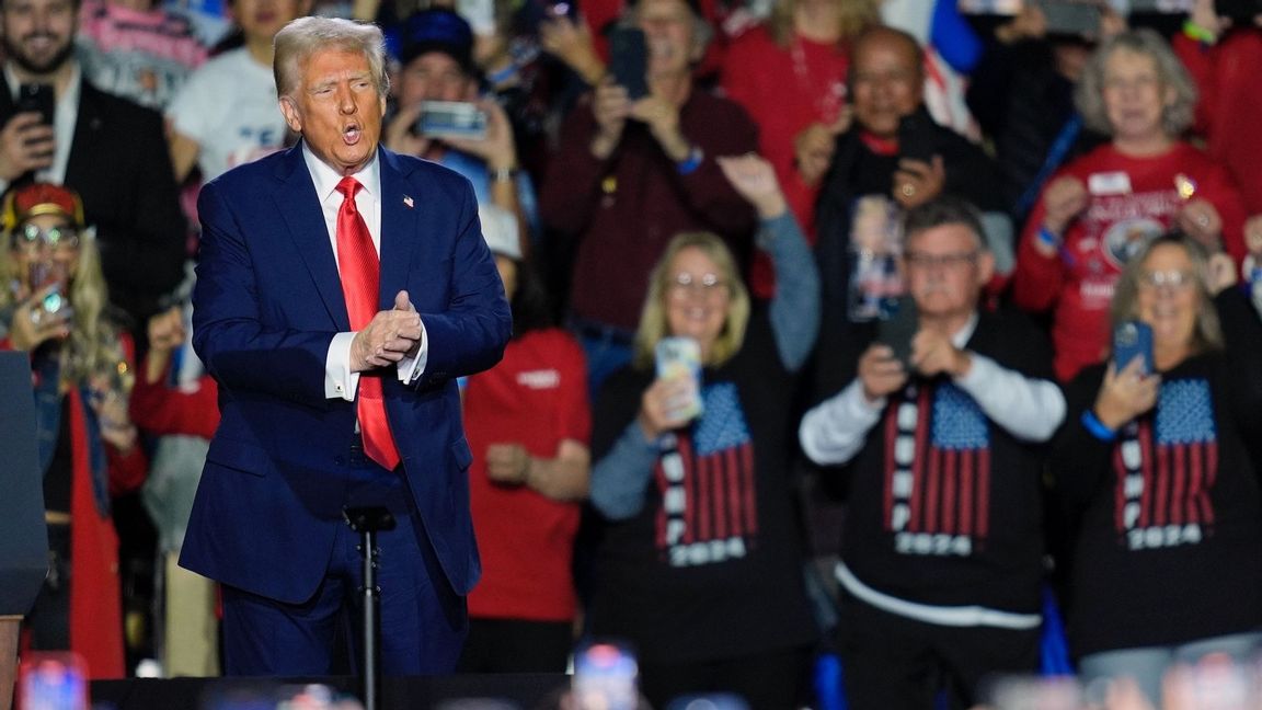 Donald Trump talar i Las Vegas på lördagen Foto: John Locher/AP/TT