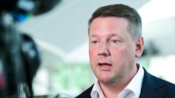 Socialdemokraterna har släppt på de moraliska spärrarna och efter sötebrödsdagar kommer nu räkningen. Foto: Jonas Ekströmer/TT