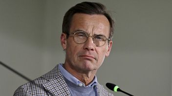 Statsminister Ulf Kristersson (M). Foto: Roni Rekomaa/AP/TT.