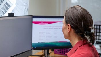 ”Nu kommer nyheten att Socialstyrelsen har valt att tolka lagen så att det kommer att räcka med ett digitalt vårdbesök för att få genomföra ett juridiskt könsbyte”, skriver John Gustavsson. Arkivbild. Foto: Samuel Steén/TT