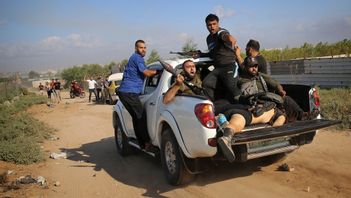 Shani Loui har blivit en symbol för Hamas ondska. När hennes kropp hittas under en UNRWA-byggnad väcks stor ilska mot organisationen och deras oförmåga att ta avstånd från Hamas. Foto: Ali Mahmud/AP/TT