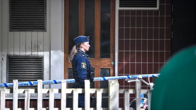 Polisen är på plats på Vendelfridsgatan i centrala Malmö. Foto: Johan Nilsson/TT