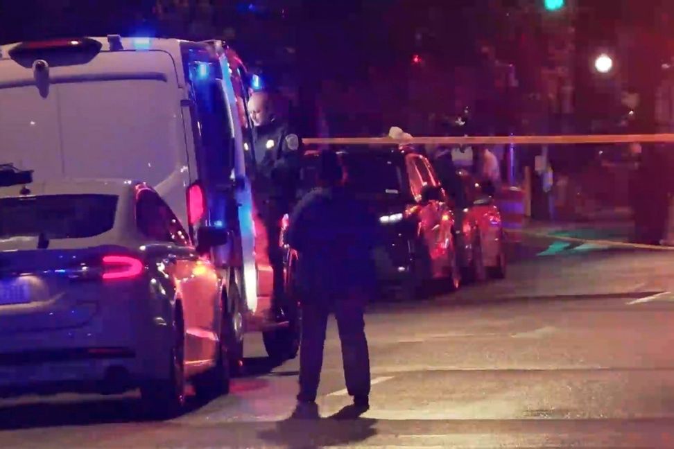 Stort polispådrag utanför Israels ambassad i Washington i samband med dödsskjutningen. Foto: AP/TT