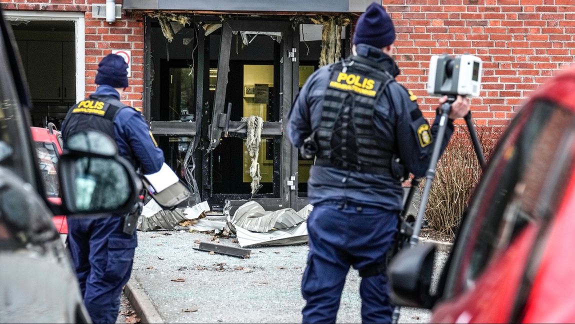 En port som sprängdes på Lidingö. Ett av många dåd som fladdrar förbi. Foto: Anna Tärnhuvud/SVD/TT 