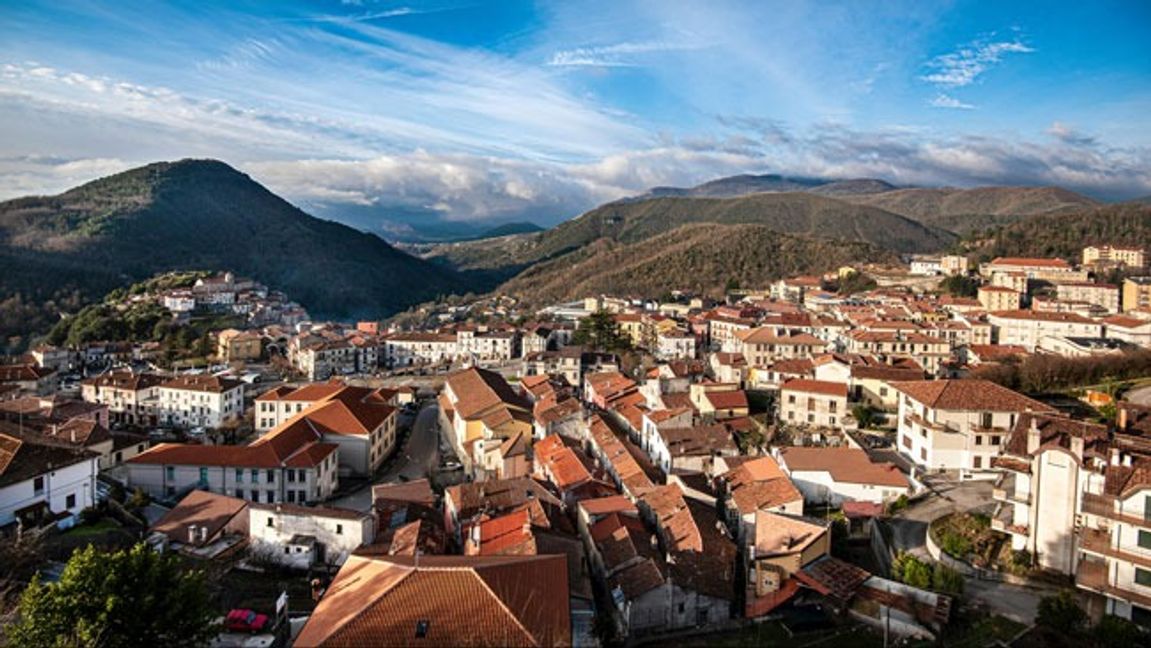 Byn Ollolai i Italien. Foto: Vincenzo Iorio