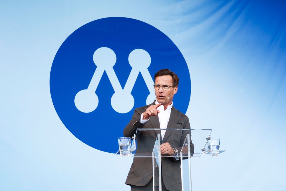 Moderaternas partiledare och Sveriges statsminister Ulf Kristersson håller sensommartal. Foto: Stefan Jerrevång/TT