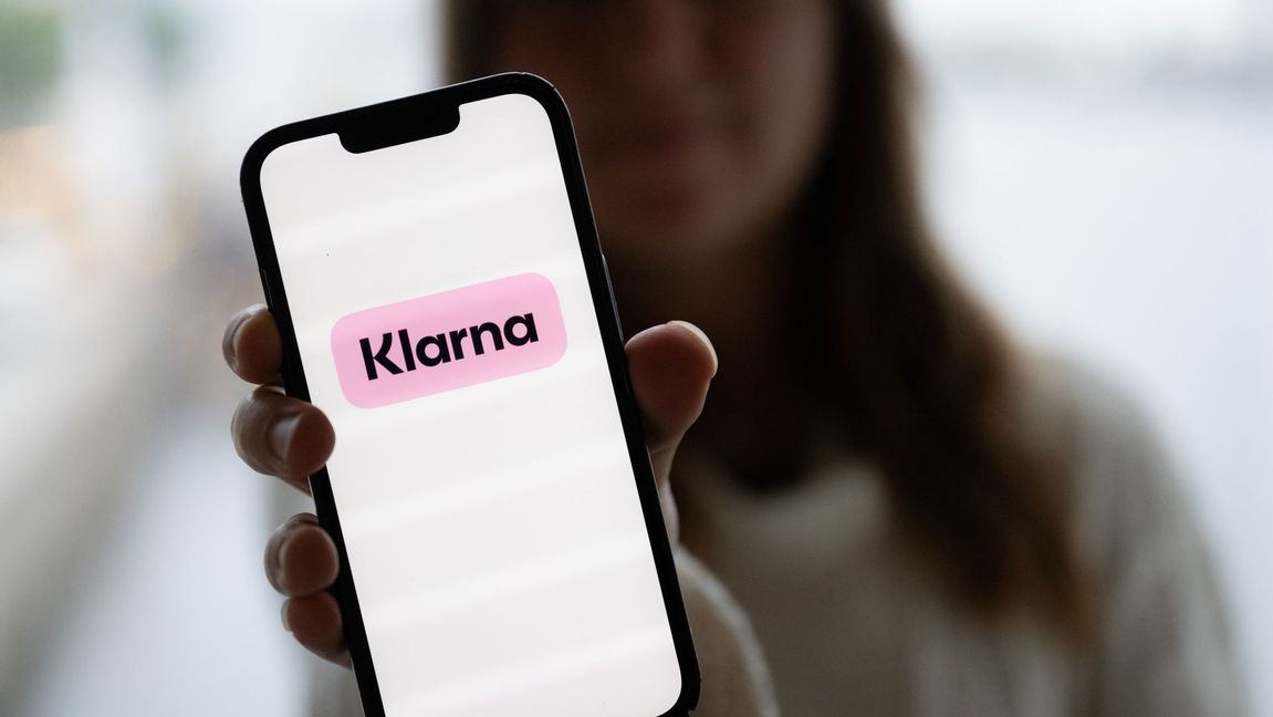 Betalföretaget Klarnas app i mobiltelefon. Foto: Fredrik Sandberg / TT