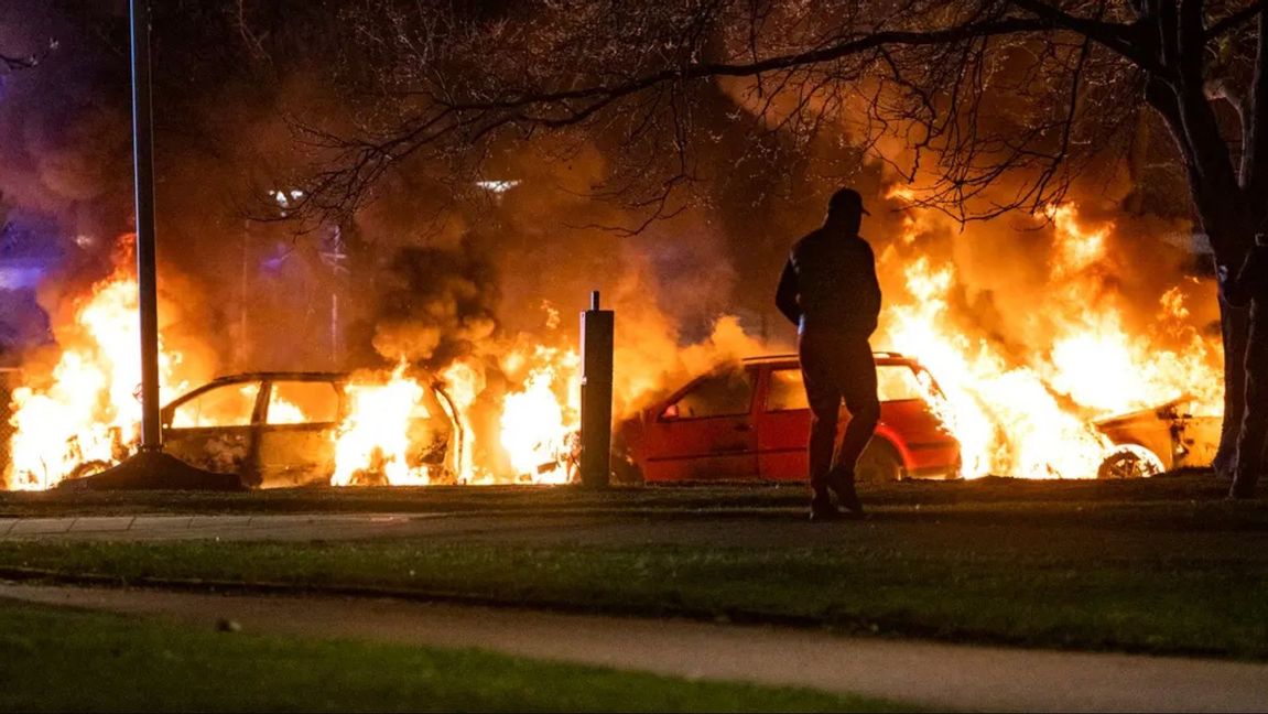 Kan detta enbart förklaras med frustration? Från förra årets korankravaller i Rosengård, Malmö. Foto: Johan Nilsson/TT