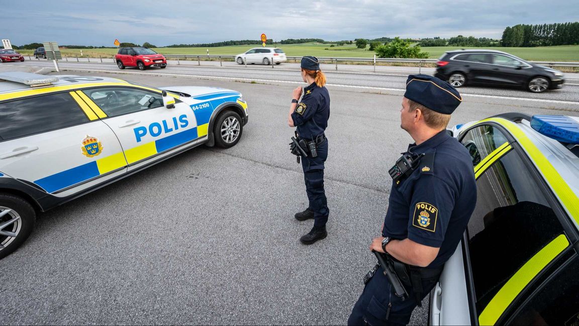 Polisen hårdbevakar E65 där någon eller flera personer under över en månad har kastat stenar mot danskregistrerade fordon. Arkivbild. Foto: Johan Nilsson/TT.