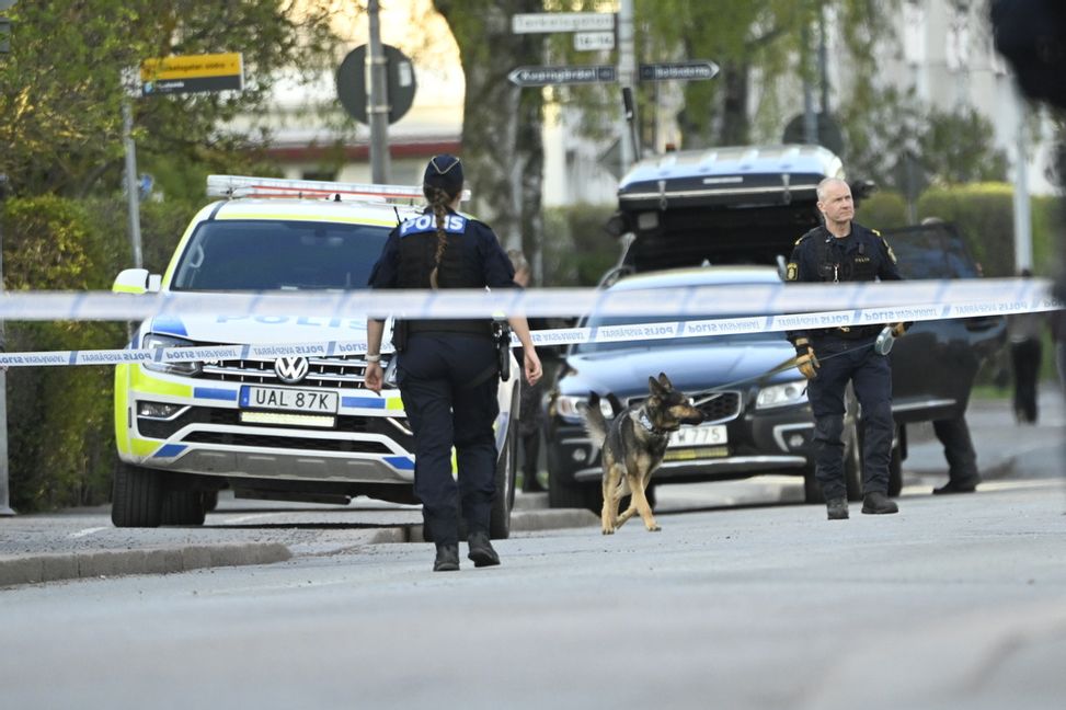 Polis i Uppsala efter skottlossning under tisdagen. Foto: Fredrik Sandberg/TT