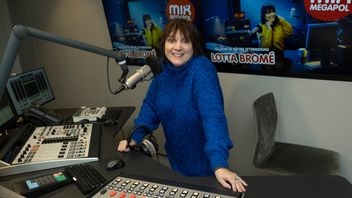 Lotta Bromé, programledare och radioprofil fotograferad i studion hos Mix megapol i Marieberg i Stockholm.  Fredrik Sandberg/TT