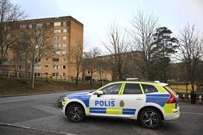 Polisarbete i Södertälje efter att koranbrännaren Salwan Momika skjutits. Foto: Christine Olsson/TT