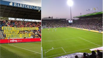 ”Varför saknar ni planering varje gång damerna spelar?” stod det på en banderoll när damerna spelade VM-kval i Odense. Foto: Faksimil, Soft Hooligans/Instagram/Public Domain/Wikimedia Commons
