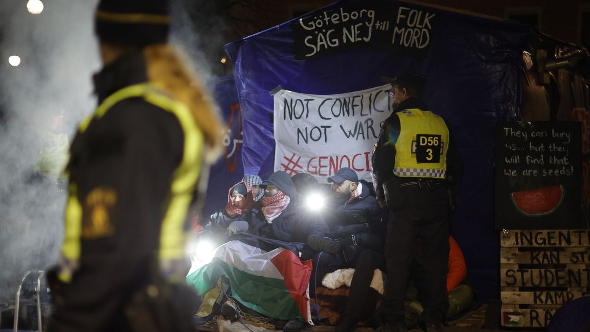 Tältlägret utanför Göteborgs universitet innan det revs av polis den 22 november 2024. Foto: Adam Ihse/TT