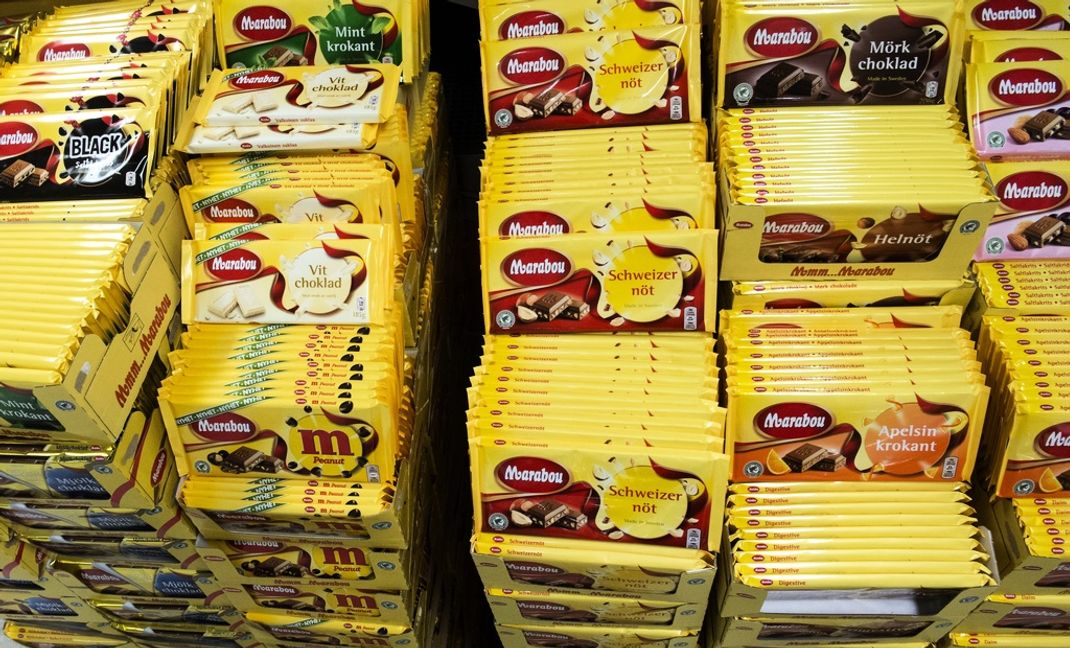 Chokladen kan innehålla gummi till följd av ett maskinproblem, enligt företaget. Arkivbild. Bertil Enevåg Ericson / TT