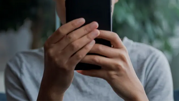 Genrebild. Eskilstuna pastorat har nu infört nya rutiner för att kontrollera även ideella ungdomsledare i brottsregistret. Foto: Tim Aro/TT