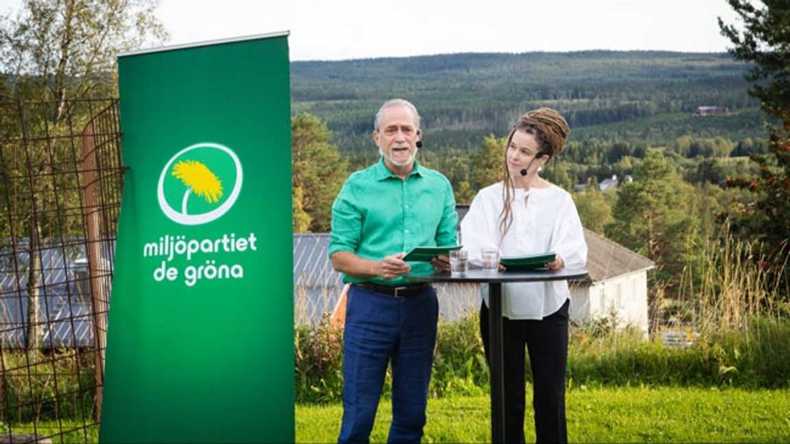 Miljöpartiets språkrör Amanda Lind och Daniel Helldén. Arkivbild. Foto: Linnea Vesterlund/TT.