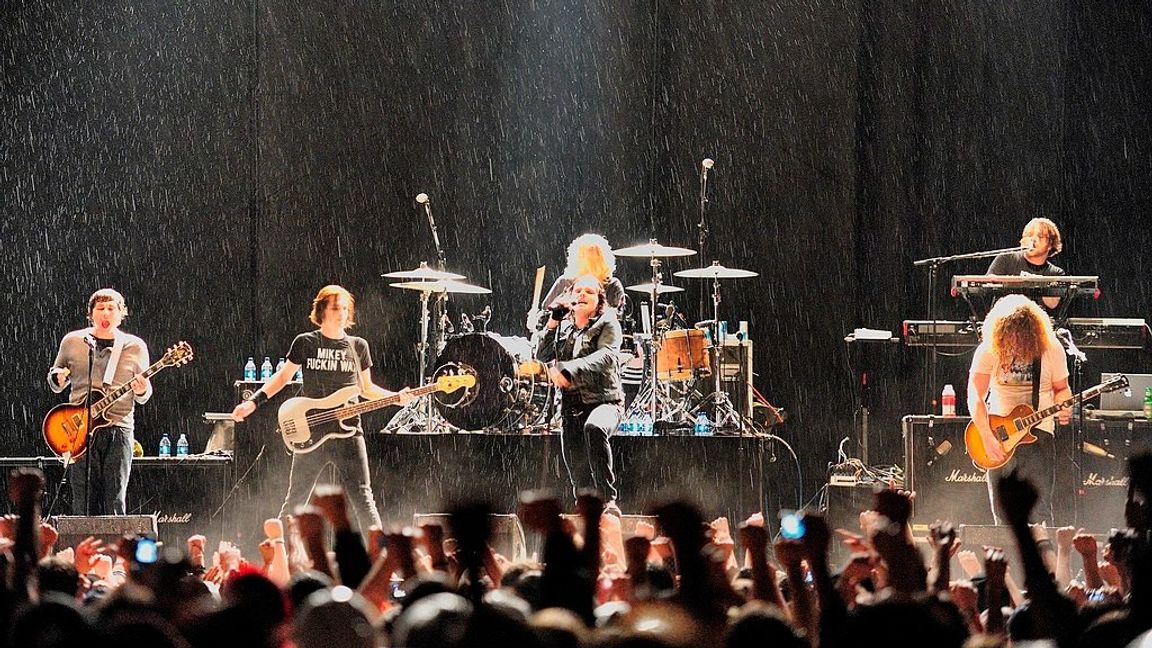En kilometer lång kö till konsert på Gröna Lund